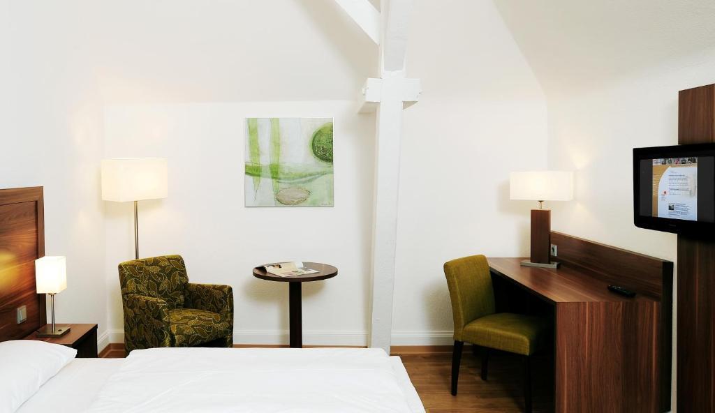 Bildungshaus St. Bernhard - Wohnen Und Tagen Hotel Rastatt Room photo